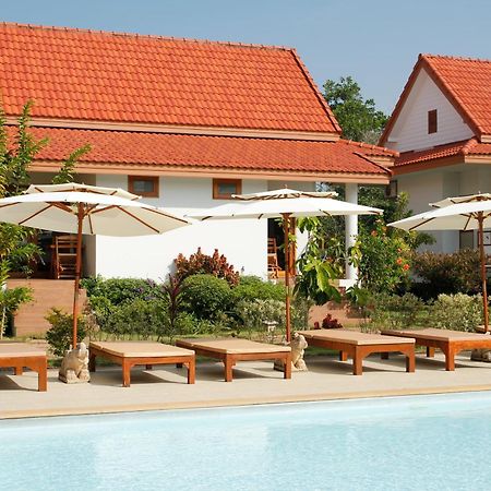 Armonia Village Resort And Spa Chumphon Bagian luar foto