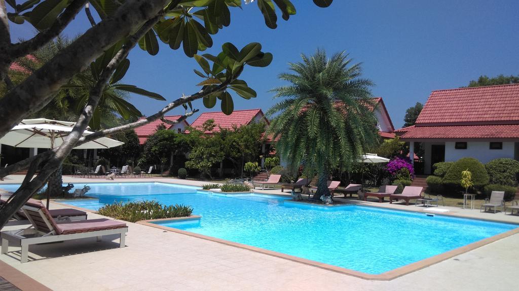 Armonia Village Resort And Spa Chumphon Bagian luar foto