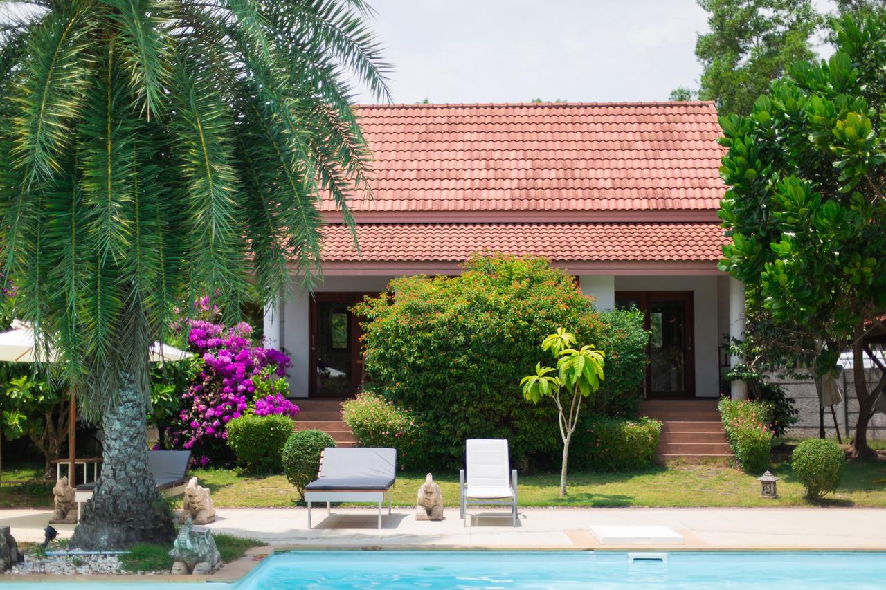 Armonia Village Resort And Spa Chumphon Bagian luar foto