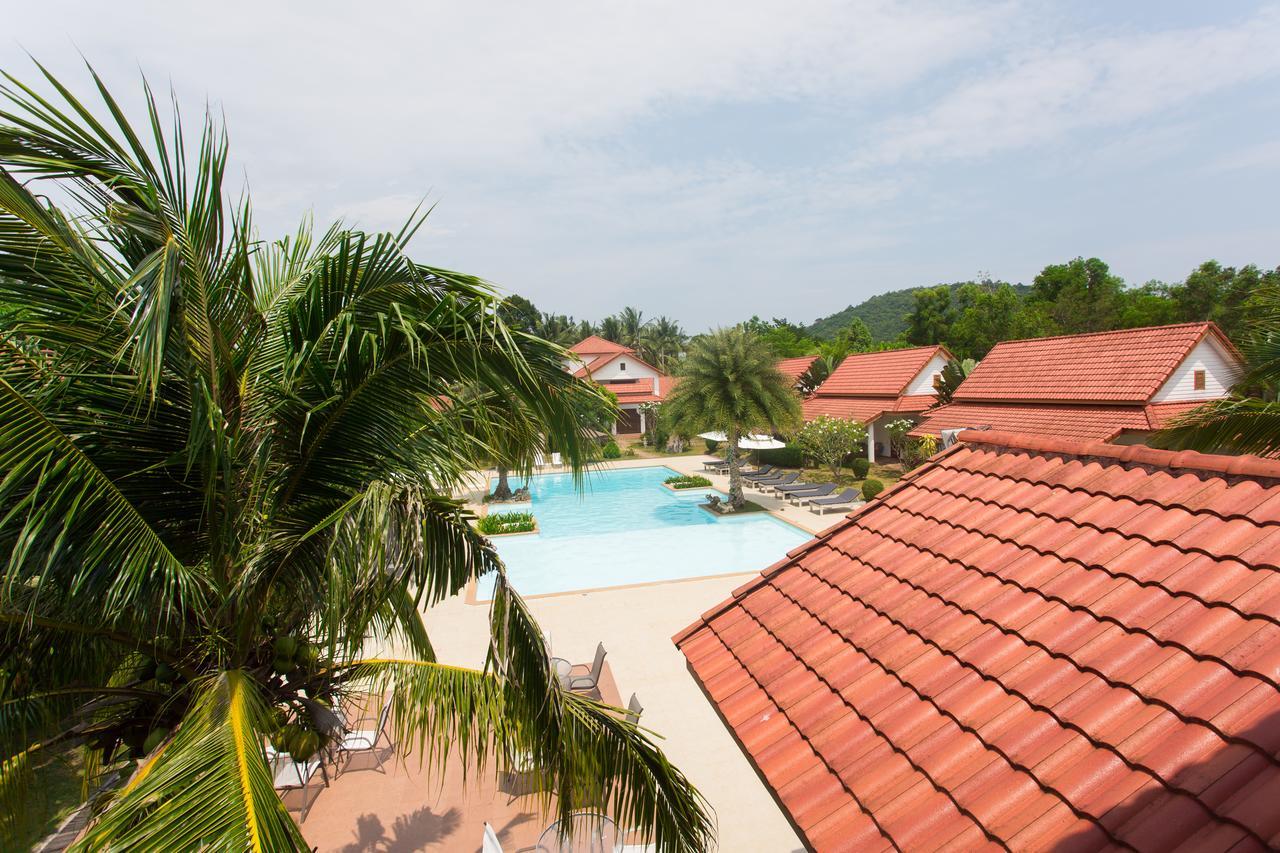 Armonia Village Resort And Spa Chumphon Bagian luar foto